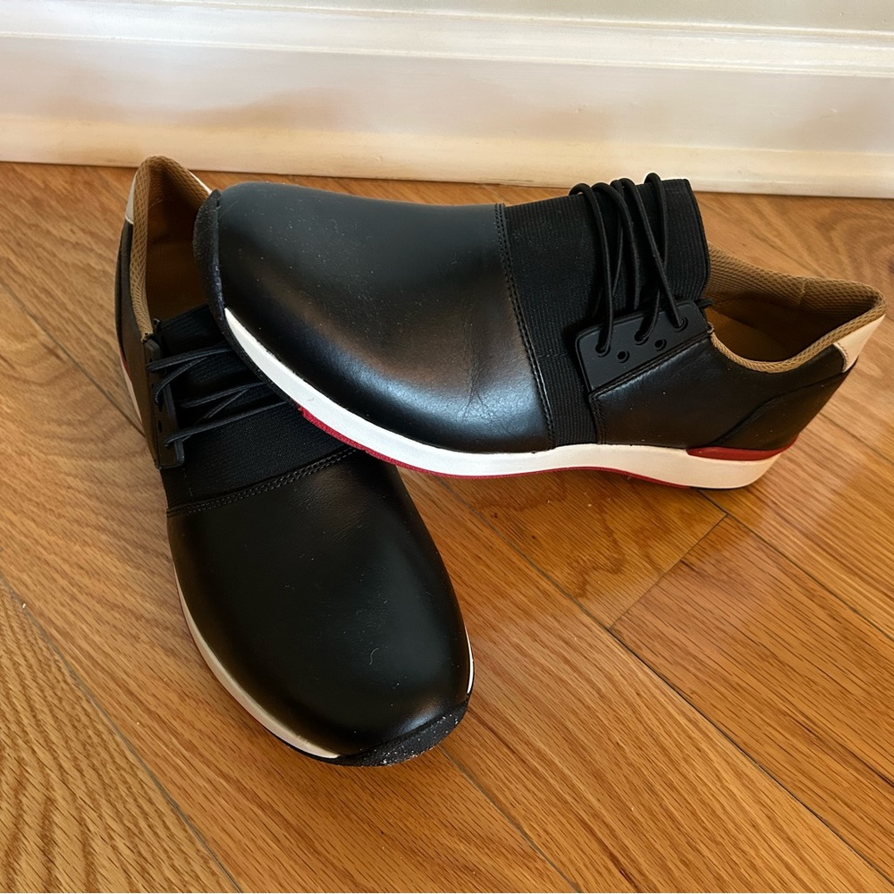 Vionic Carmen Black and White Sneakers Sleek Minimalist Design